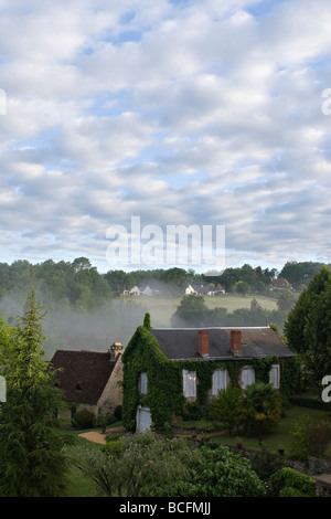 CARLUX, Frankreich bei Sonnenaufgang Stockfoto