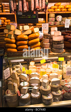 Käse auf Markt Mercat de l'Olivar Palma Mallorca Spanien Stockfoto