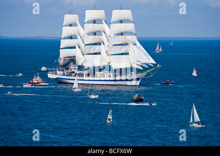 Mir, Klasse A Schiff während des Beginns der großen Schiffe Rennen 2009 Parade in Gdynia, Polen. Stockfoto