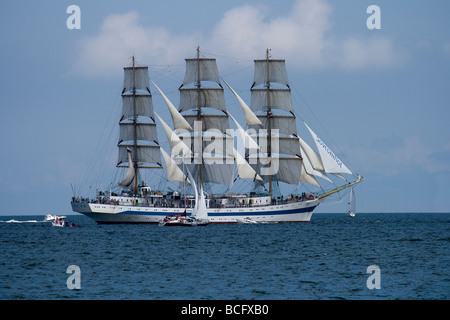 Mir, Klasse A Schiff während des Beginns der großen Schiffe Rennen 2009 Parade in Gdynia, Polen. Stockfoto