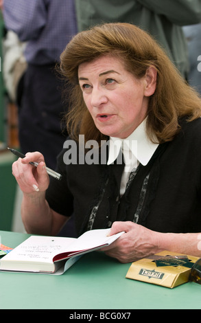 Josephine Hart, Lady Saatchi irischer Schriftsteller Theater Produzent und TV-Moderatorin abgebildet Signierstunde Hay Festival 2009 Stockfoto