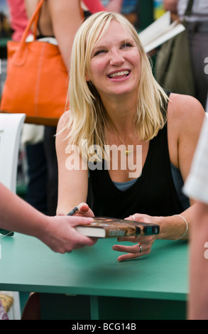 Jo Whiley britische radio-DJ auf BBC Radio 1 und TV-Moderatorin abgebildet Signierstunde Hay Festival 2009 Stockfoto