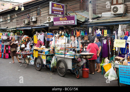 Straße Imbissstände auf der Khao San Road Stockfoto