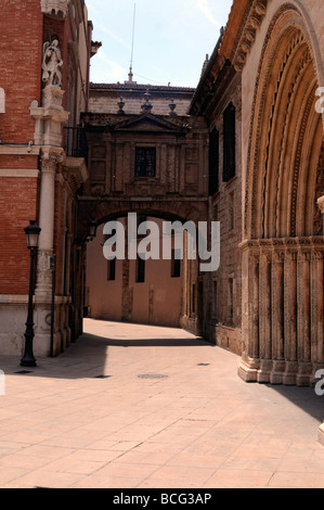 Platz Plaza De La Virgen und el Miguelet Turm in der Altstadt in der Nähe von Kathedrale von Valencia, Valencia, Spanien Stockfoto