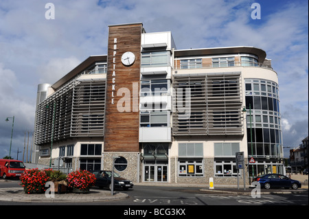 Der Ropetackle Arts Centre und Wohnsiedlung bei Shoreham auf dem Seeweg in Sussex UK Stockfoto