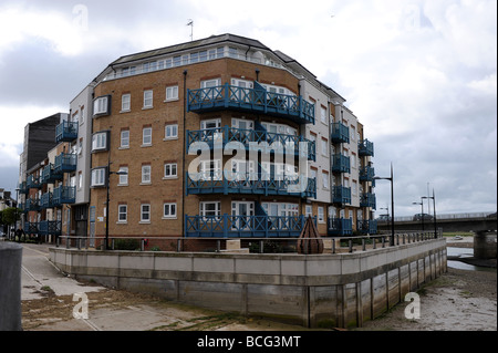 Der Ropetackle Arts Centre und Wohnsiedlung bei Shoreham auf dem Seeweg in Sussex UK Stockfoto