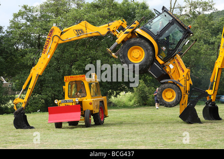 J C Kugeln, JCB Display Team von Ambergate, Derbyshire, England, Großbritannien Stockfoto