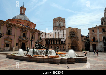 Platz Plaza De La Virgen und el Miguelet Turm in der Altstadt in der Nähe von Kathedrale von Valencia, Valencia, Spanien Stockfoto