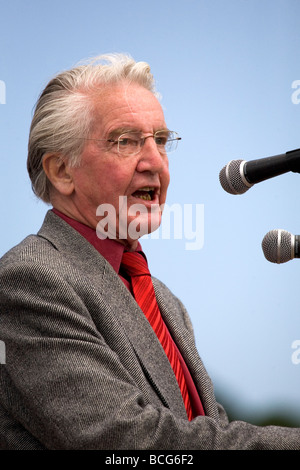 Parlamentsmitglied für Bolsover spricht Dennis Skinner (b 1932) in Durham Miner Gala 2009. Er ist ein begnadeter Redner. Stockfoto