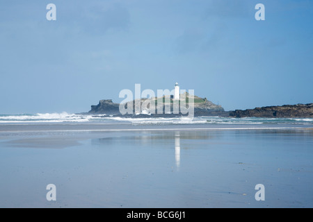 Godrevy Leuchtturm aus Gwithian Strand Cornwall England UK Stockfoto