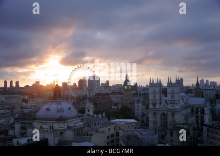 Am frühen Morgen Blick auf Westminster und London Stockfoto