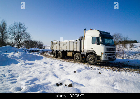 LKW, durch den Schnee Stockfoto