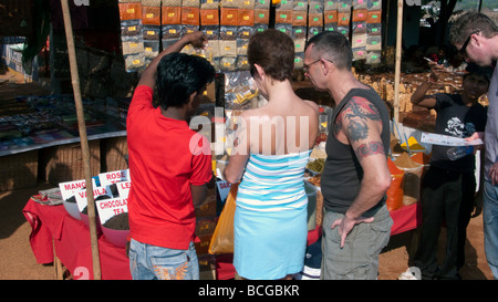 Anjuna wöchentliche Hippie-Flohmarkt Goa Indien Stockfoto