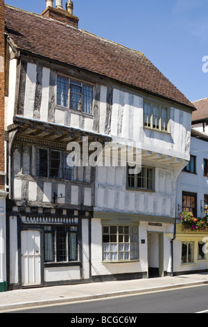 Halbe Fachwerkhaus altem Tudor-Gebäude in Church Street, Tewkesbury, Gloucestershire Stockfoto