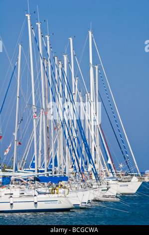 Agia Efimia kleinen Hafen für Freizeit, Vergnügen, Fischerbooten und Frachtschiffe auf der griechischen Insel Kefalonia Griechenland GR Stockfoto