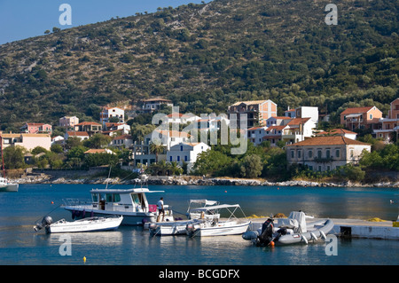 Agia Efimia kleinen Hafen für Freizeit, Vergnügen, Fischerbooten und Frachtschiffe auf der griechischen Insel Kefalonia Griechenland GR Stockfoto