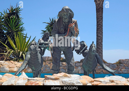 Statue von Fischer und Meerjungfrauen am Strand in Los Alcazares, Mar Menor, Murcia, Costa Calida, Süd Osten Spaniens Stockfoto