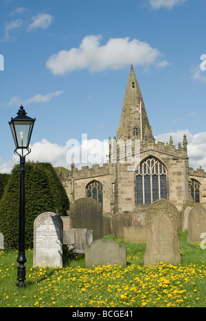 Wunderschöne Aussicht auf St. Peters Church, Hope, Derbyshire, England Stockfoto