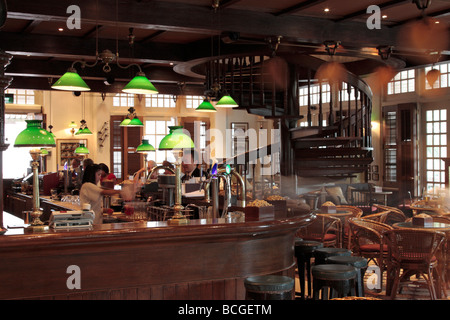 Der Long Bar im Raffles Hotel in Singapur Stockfoto