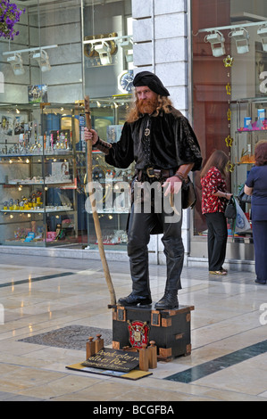 Lebende Statue in Molino Lario shopping Straße Malaga Costa del Sol-Andalucia Spanien Stockfoto