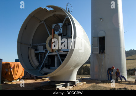 Ein Ort, wo ein Windgenerator montiert ist. Alberona, Italien. Stockfoto