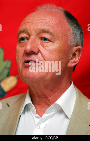 Ehemalige GLC Führer und Londoner Bürgermeister Ken Livingstone anlässlich South West Surrey Arbeit Teil Sommer Abendessen, Headley, Hants UK. Stockfoto