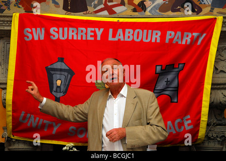 Ehemalige GLC Führer und Londoner Bürgermeister Ken Livingstone anlässlich South West Surrey Arbeit Teil Sommer Abendessen, Headley, Hants UK. Stockfoto