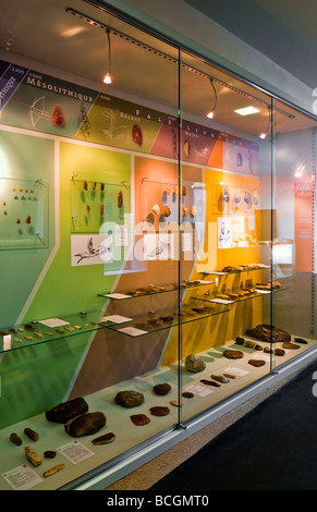 Vitrine im neu umgebauten Musée Archéologique / Archäologie-Museum - Martizay, Indre, Frankreich. Stockfoto