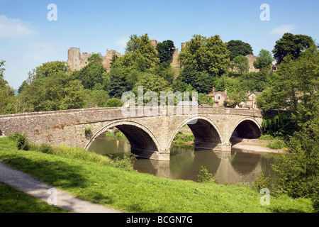 Ludlow Castle und River Teme, Ludlow, Shropshire Stockfoto