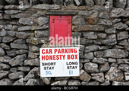 Parkplatz Ehrlichkeit an Dale Head, Pen-y-Gent, Yorkshire Dales National Park, North Yorkshire, England, UK. Stockfoto