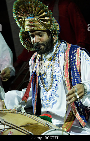 GURCHARAN MALL der Dhol Blasters in Birmingham spielen Bhangra in Rootsville 2007 Stockfoto