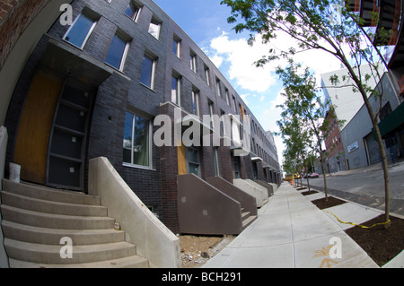 Neu gebaute Häuser im Stadtteil Wiliamsburg von Brooklyn in New York Stockfoto