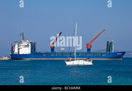 Agia Efimia kleinen Hafen für Freizeit, Vergnügen, Fischerbooten und Frachtschiffe auf der griechischen Insel Kefalonia Griechenland GR Stockfoto