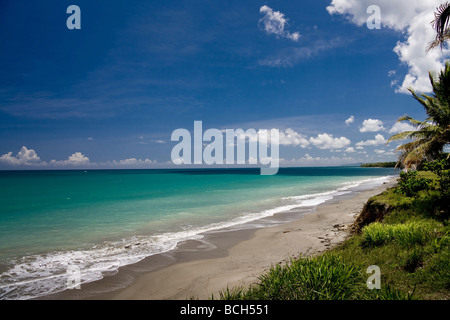 Blick auf den Strand mit Blick auf den Atlantischen Ozean in die Dominikanische Handelsministerium Stockfoto