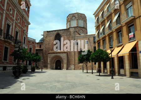 Platz Plaza De La Virgen und el Miguelet Turm in der Altstadt in der Nähe von Kathedrale von Valencia, Valencia, Spanien Stockfoto