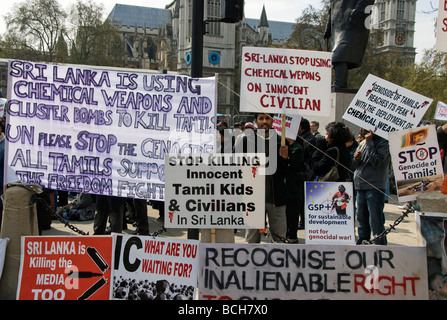 Tamil Leute besetzen Parliament Square in London, um Völkermord durch Sri-lankischen Regierung protestieren, April 2009 Stockfoto