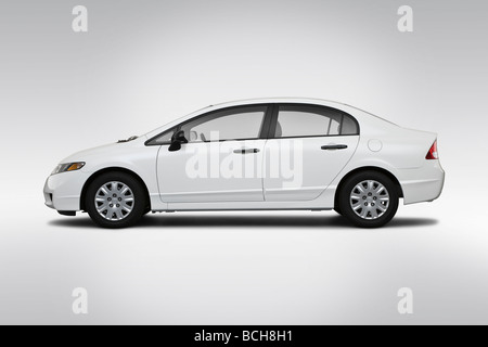 2009 Honda Civic DX in weiß - Treiber Seitenprofil Stockfoto