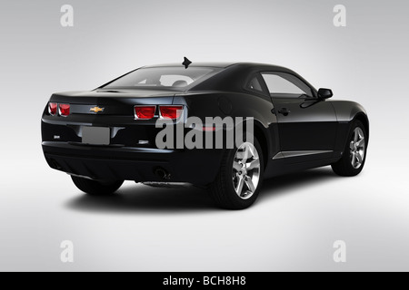 2010 Chevrolet Camaro 1LT in schwarz - Winkel Rückansicht Stockfoto