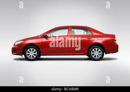 2010 Toyota Corolla LE rot - Treiber Seitenprofil Stockfoto