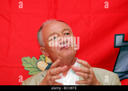 Ehemalige GLC Führer und Londoner Bürgermeister Ken Livingstone anlässlich South West Surrey Arbeit Teil Sommer Abendessen, Headley, Hants UK. Stockfoto