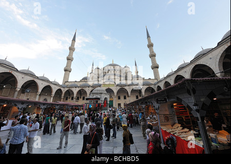 Innenhof der blauen Moschee Sultan Ahmed Moschee Islanbul Türkei Stockfoto