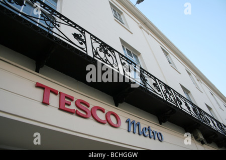 Tesco Metro speichern in Leamington Spa, Warwickshire, England, UK Stockfoto