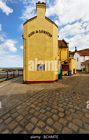 Der Kabeljau und Hummer Pub in malerischen North Yorkshire Küste Dorf Staithes Stockfoto