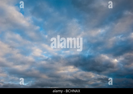 blaue Wolken Himmel Stockfoto
