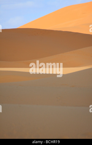 Erg Chebbi Sanddünen in der Sahara-Wüste, in der Nähe von Merzouga, südlichen Marokko Nordafrika Stockfoto