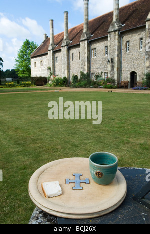 Wayfarers Dole, Hospital of St Cross Almshouse of Noble Poverty Winchester, Hampshire England Juli 2009 2000er Jahre UK HOMER SYKES Stockfoto