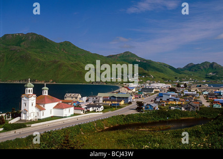 Blick auf Unalaska Russisch-orthodoxe Kirche in Dutch Harbor, Alaska-Sommer Stockfoto