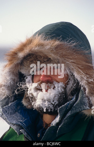 Minnesota Mann Bart Frost kalt Musher Nahaufnahme Winter Gesicht Stockfoto