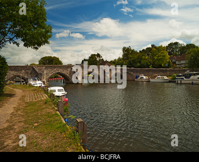 Brücke am East Farleigh überqueren den Fluss Medway Kent England UK Stockfoto