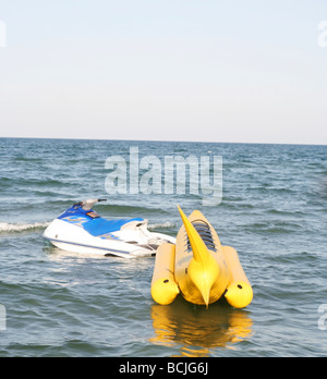 Kanu an einem leeren Strand. Stockfoto